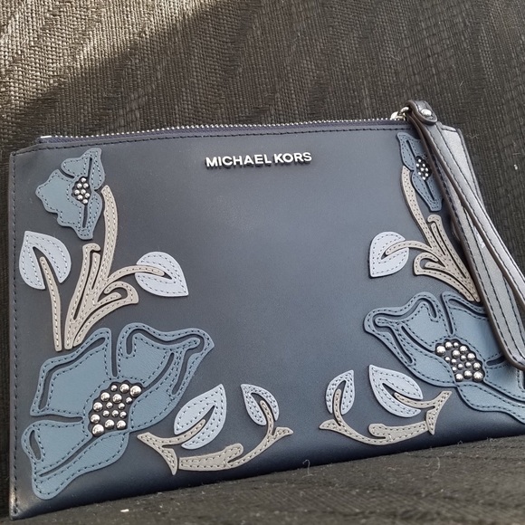 💼Michael Kors Slim Clutch w/ 🌺 Embellishments - Picture 5 of 5